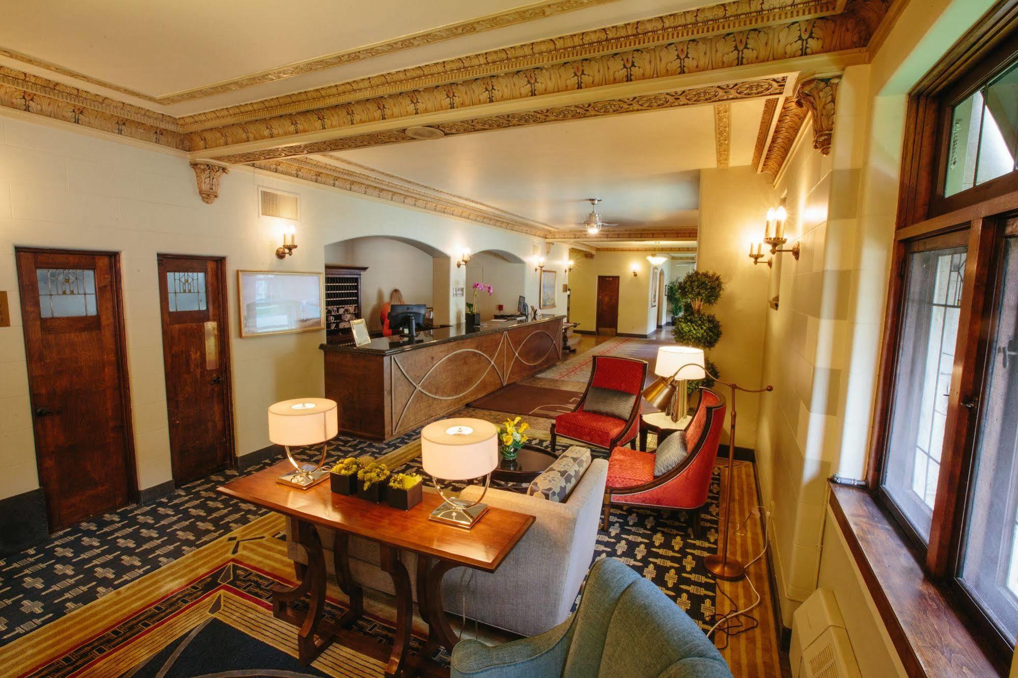 The Plaza Hotel - Милуоки Экстерьер фото